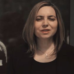 Sen Varsın