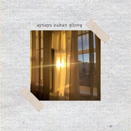 Aynaya Bakan Güneş