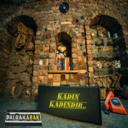 Kadın Kadındır