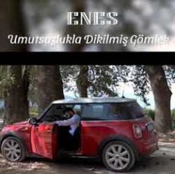 Umutsuzlukla Dikilmiş Gömlek