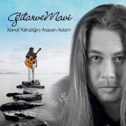 Kendi Yalnızlığını Arayan Adam