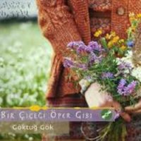 Bir Çiçeği Öper Gibi