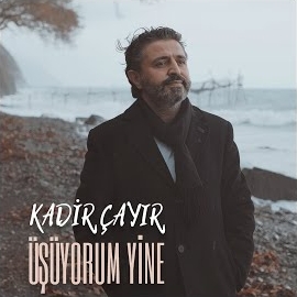 Üşüyorum Yine