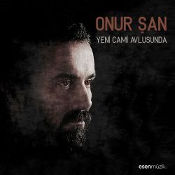Yeni Cami Avlusunda